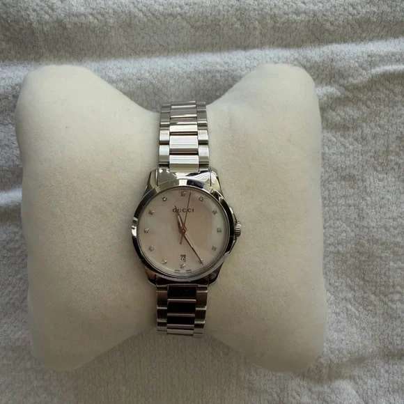 Gucci watch for sale with diamonds!!! - Picture 2 of 11